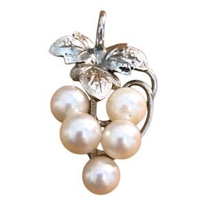 Vintage Dainty Silver Tone Ornate Mini Faux Pearls Grape Cluster Pendant